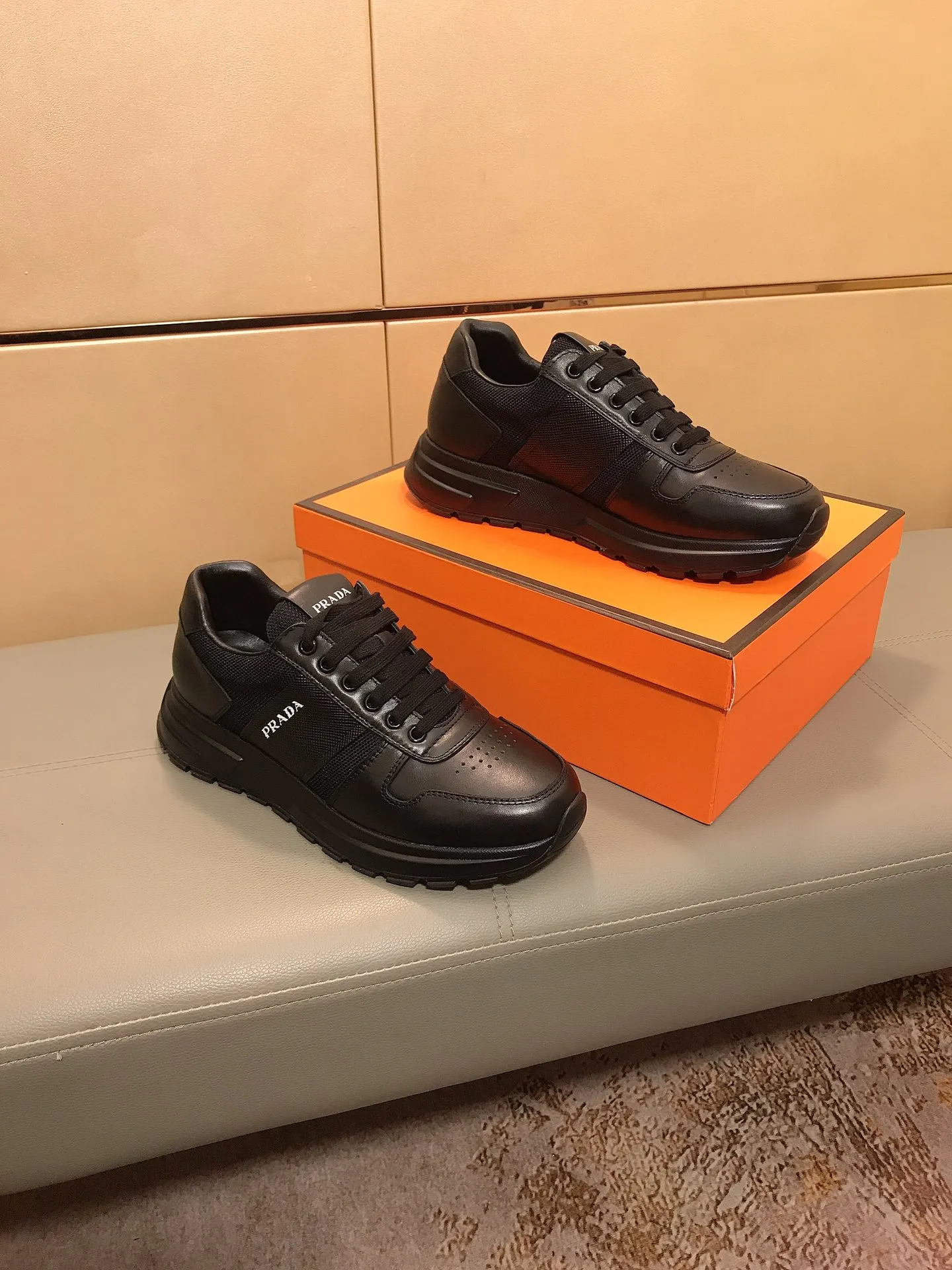 Ex-factory price 400 👟👟【PRADA】Prada's new men's fashion sports and casual shoes🇨🇳High-end boutique💯Exquisite details, uppers made of cowhide + breathable fabrics, pigskin lining🌶🌶Lightweight, wear-resistant and non-slip original outsole, comfortable to wear🎋Classic craftsmanship, fine workmanship, worth owning Code number: 38-44